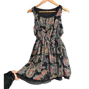 Kontagious | Beautiful Babydoll Paisley Print colorful gray mini dress